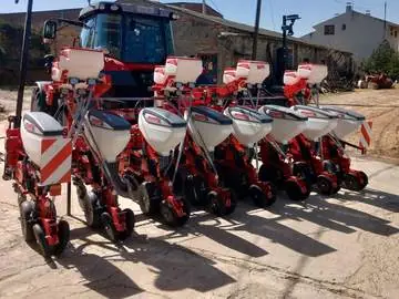 Sembradora de precisión de ocho líneas recién llegada